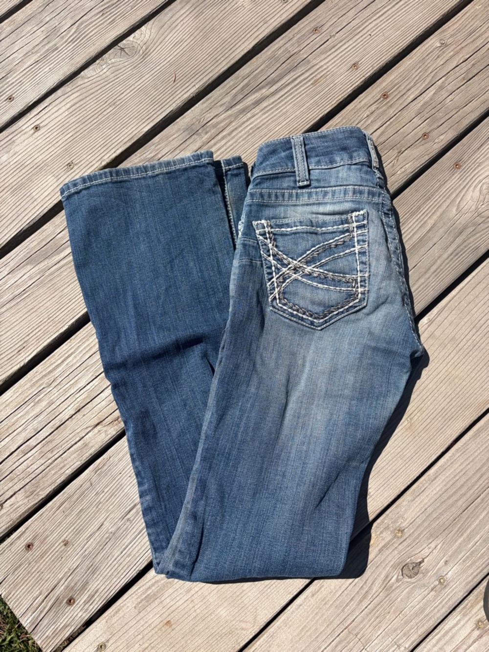 Ariat Women’s Faded Blue Bootcut Jeans with Embroidered Back Pocket 27L